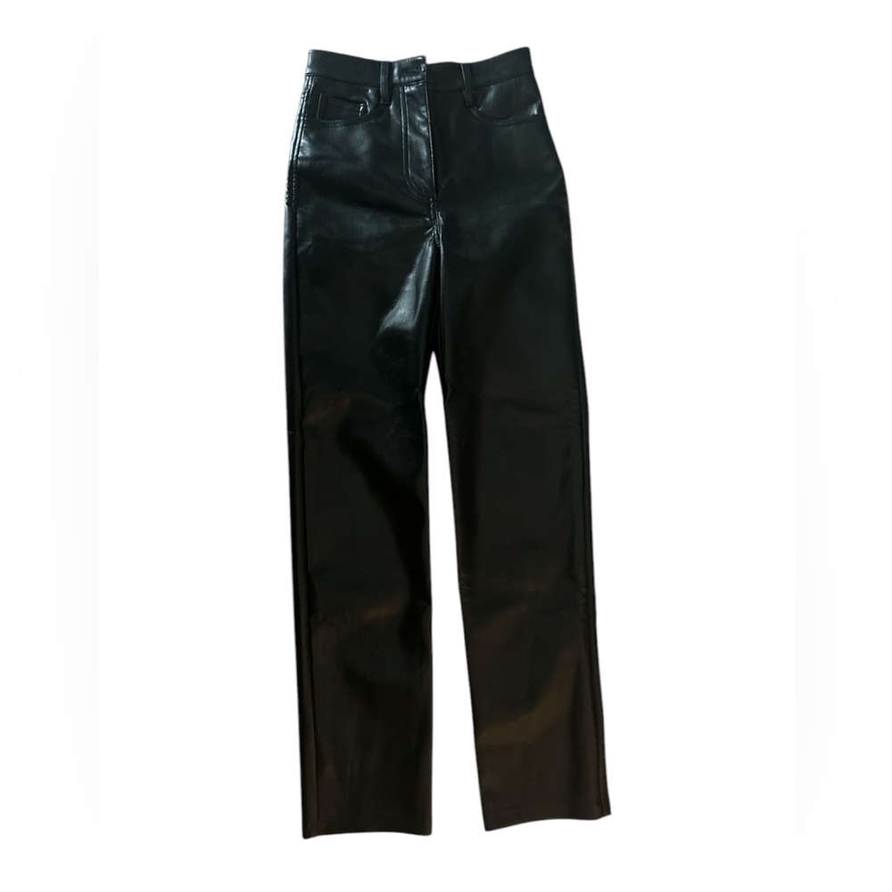 Black pants (Aritzia)